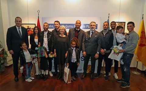 Sergi: İsveçli Babalar